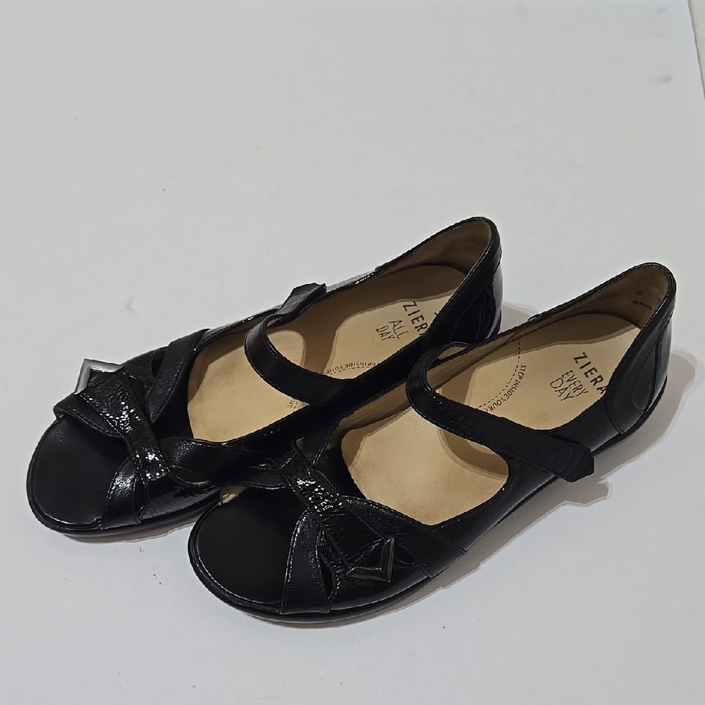 Ziera Women's Mary Jane Sandals
